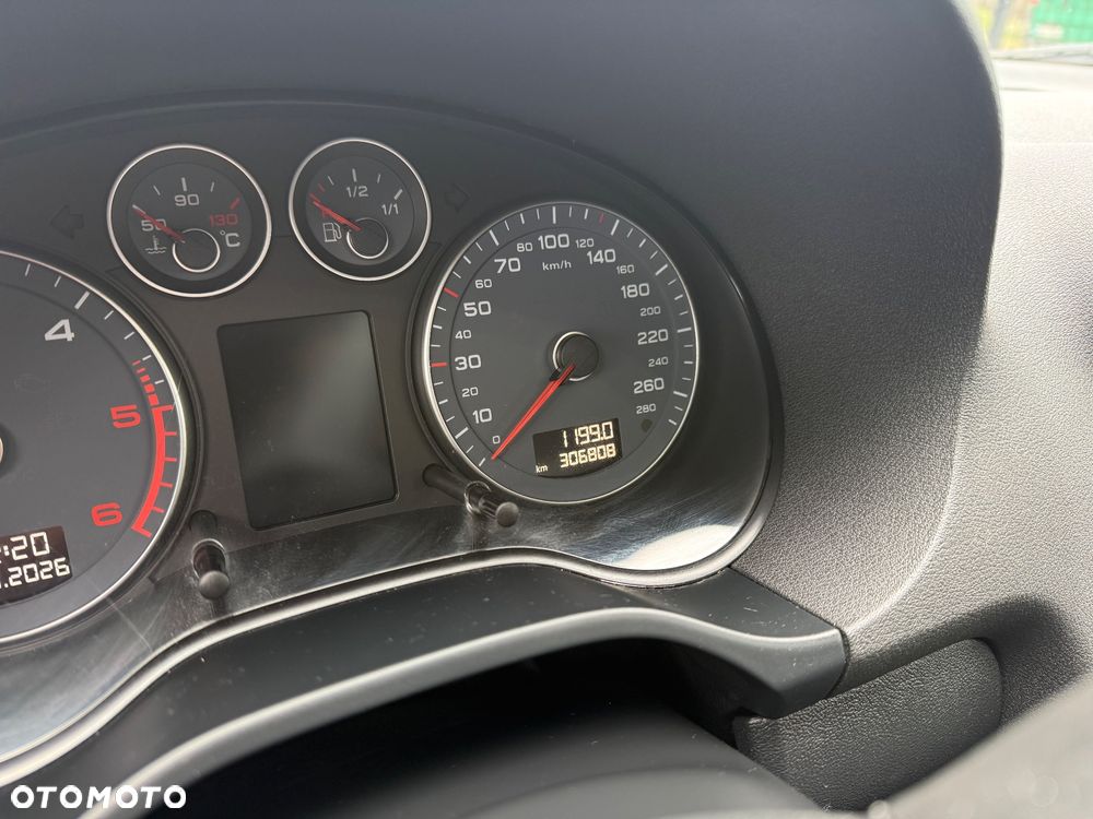 Audi A3 3-drzwiowe 1.6 TDI DPF Ambiente - 2