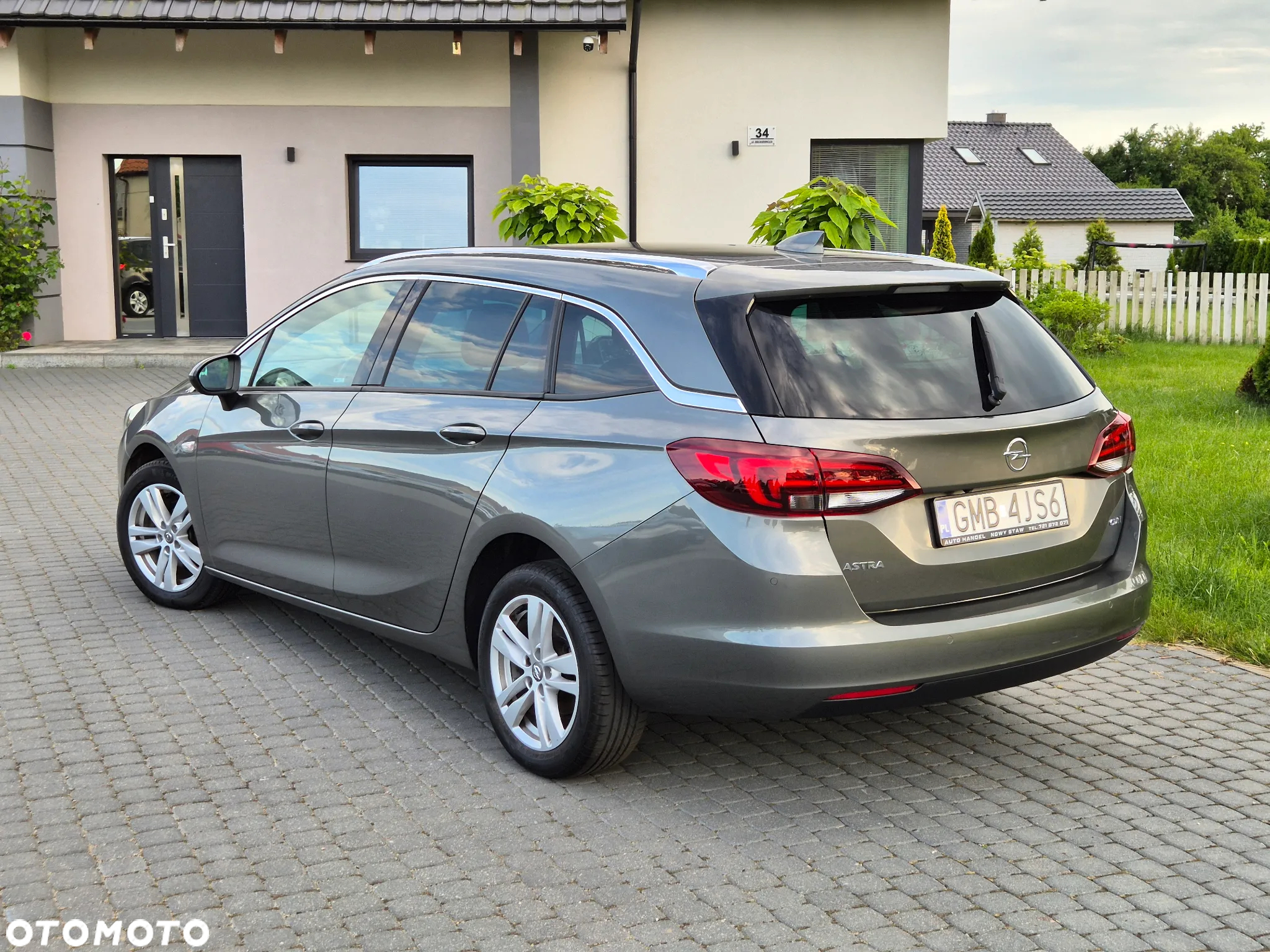 Opel Astra 1.6 D (CDTI) Start/Stop Sports Tourer Dynamic - 4