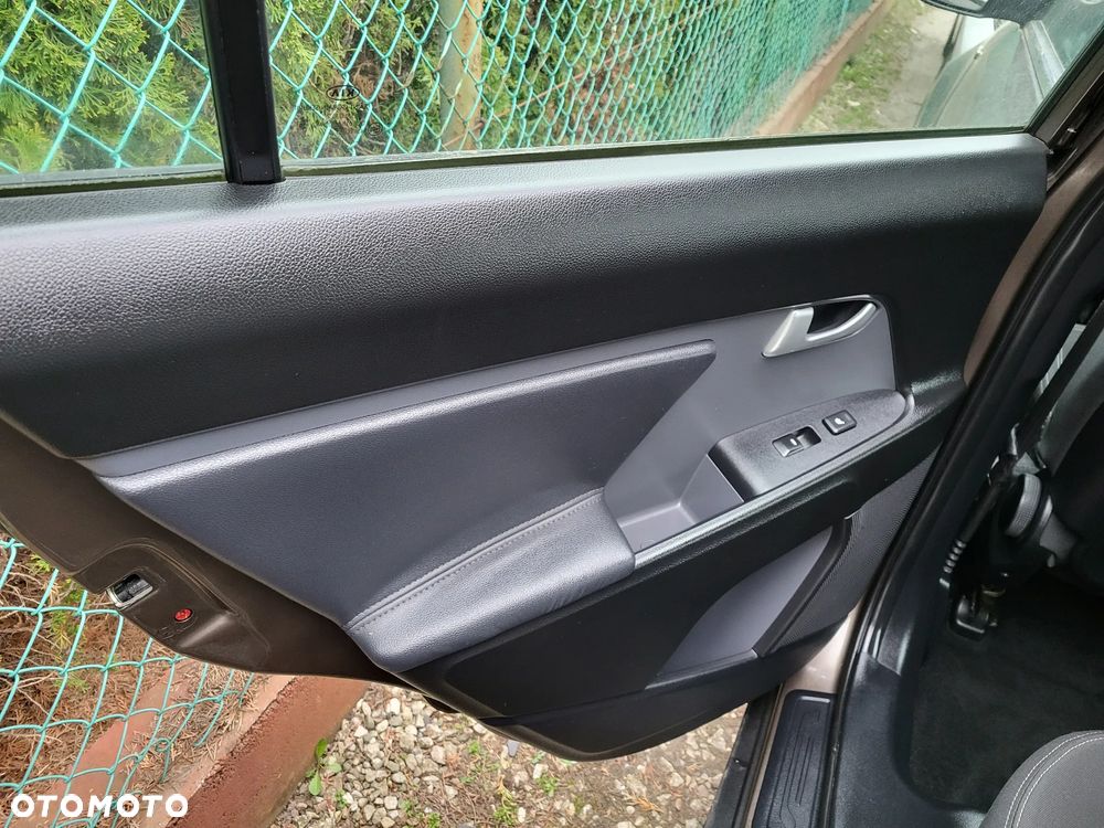 Kia Sportage 2.0 CRDI 4WD Attract - 23