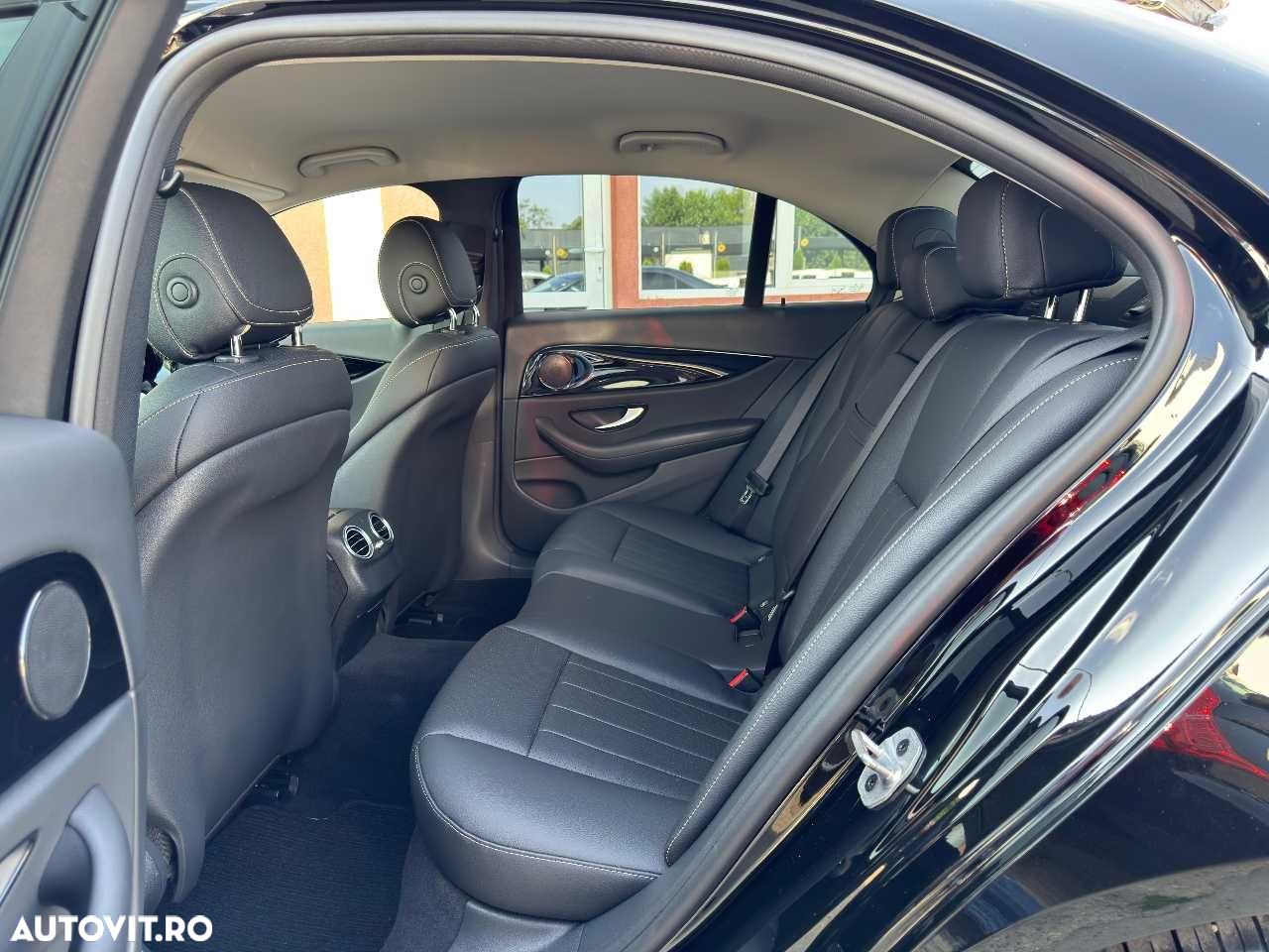 Mercedes-Benz E - 18