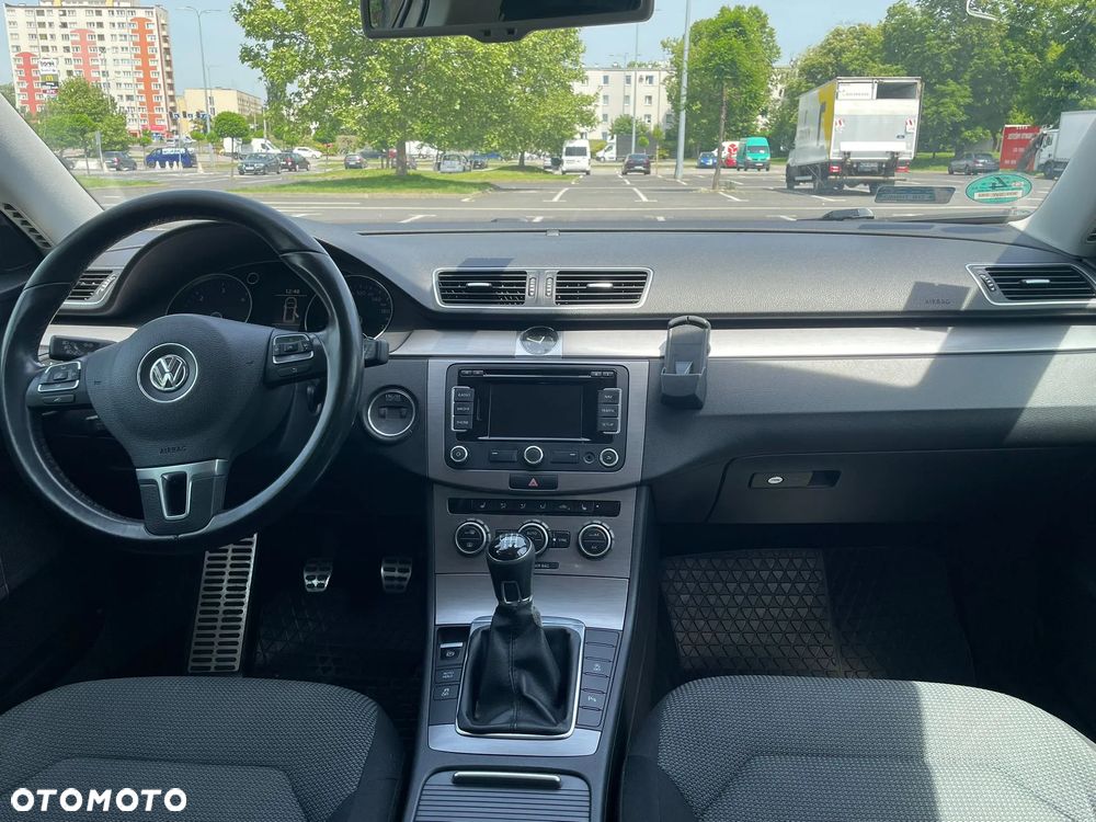 Volkswagen Passat 2.0 TDI Comfortline - 25