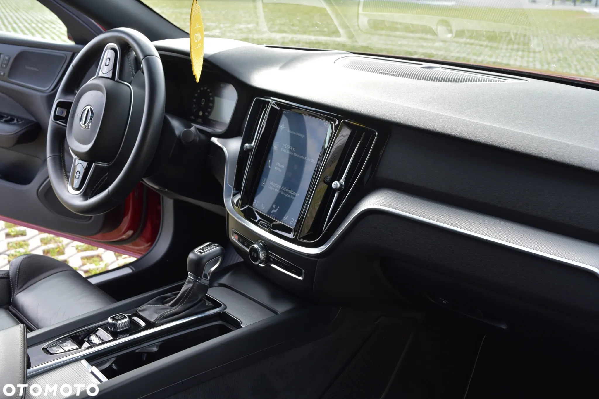 Volvo S60 T5 R-Design - 32