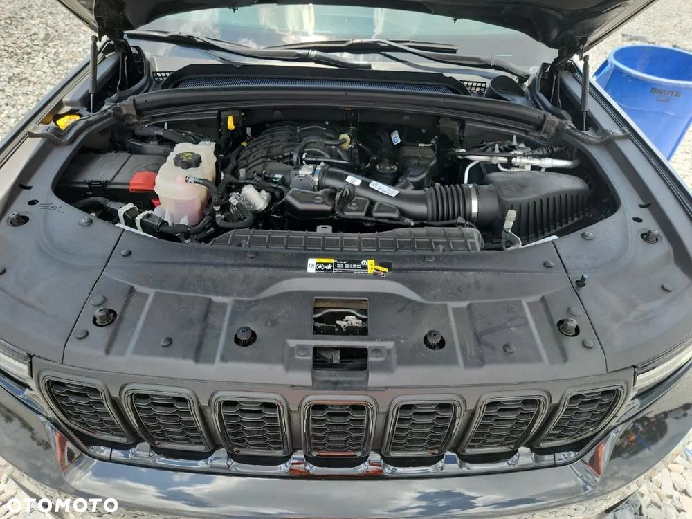 Jeep Grand Cherokee - 11