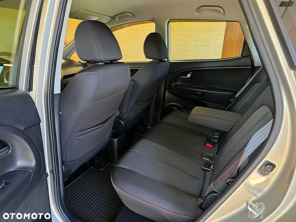 Kia Venga 1.4 CVVT Fifa World Cup Edition - 28