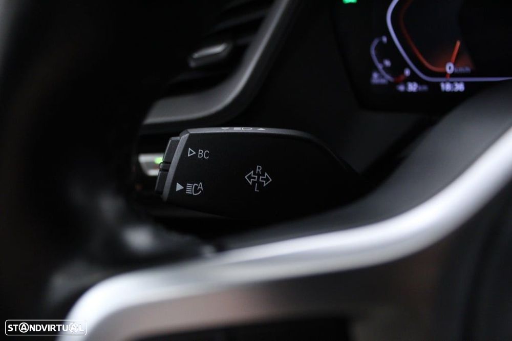 BMW 116 d Pack Desportivo M Auto - 24