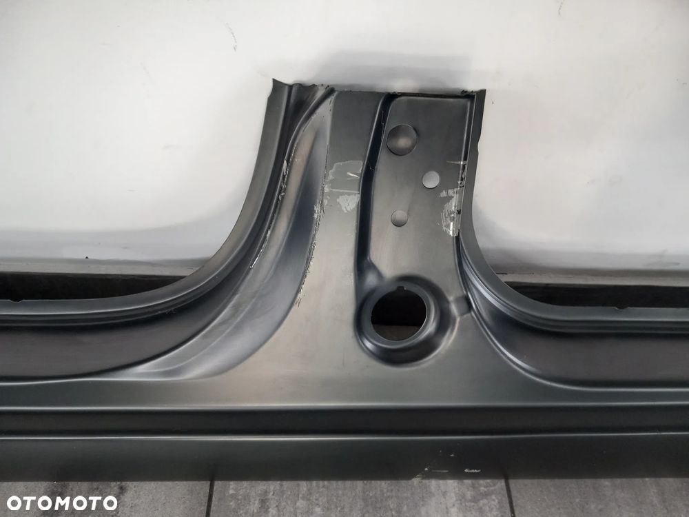 Listwa progu nadwozia lewa Ford Focus MK1 1998-2005 4D sedan 1104489 - 3