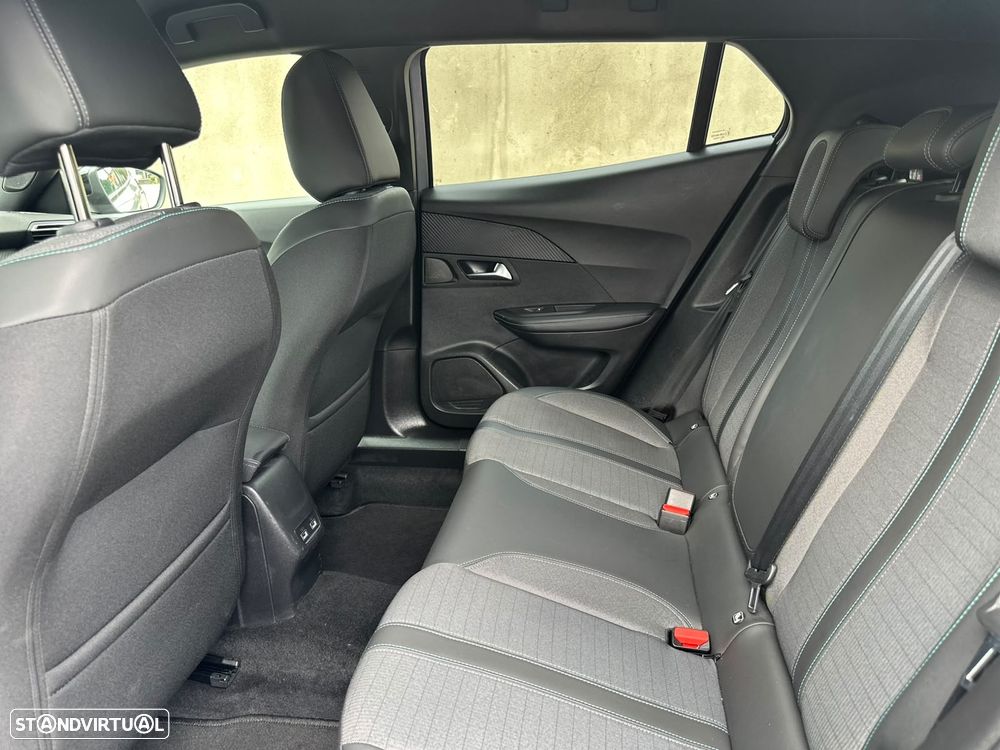 Peugeot 2008 1.2 PureTech Allure Pack - 27