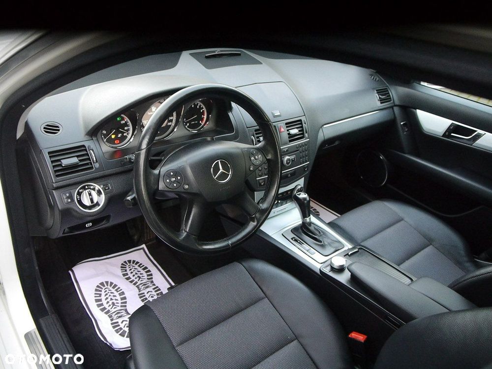 Mercedes-Benz Klasa C 180 BlueEFFICIENCY 7G-TRONIC Avantgarde - 22