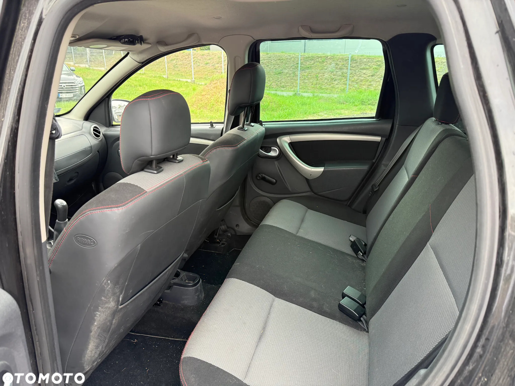 Dacia Duster 1.6 Laureate - 17