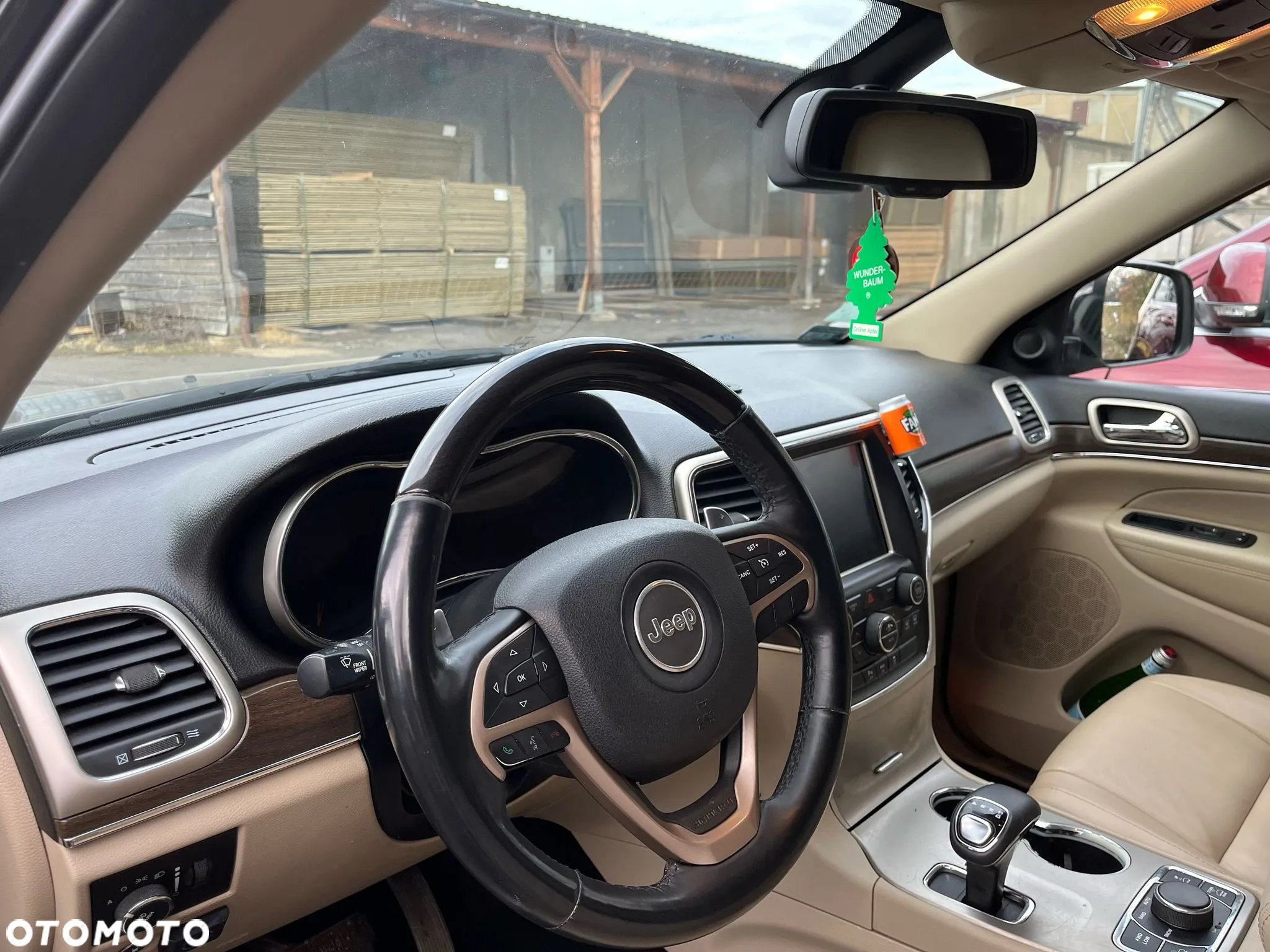 Jeep Grand Cherokee - 15