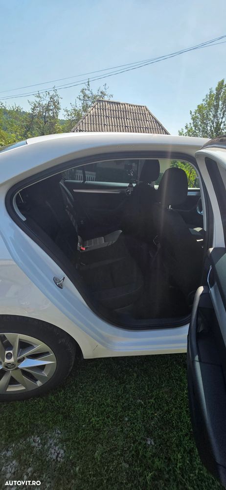 Skoda Octavia 1.6 TDI Ambition - 14