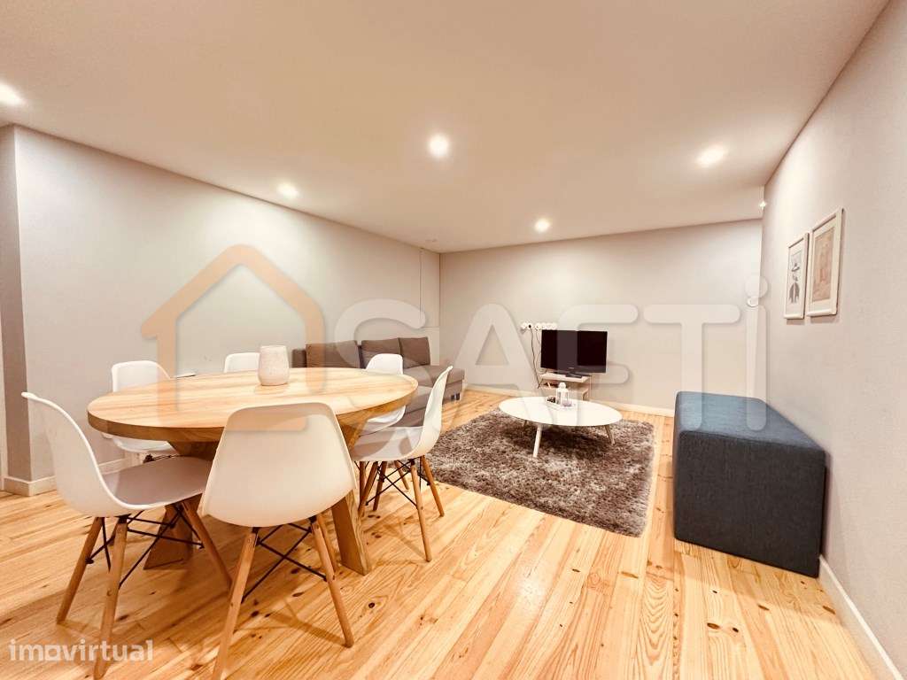 Venda de Apartamento T2 com 2 casas de banho e Jardim - Grande imagem: 2/24