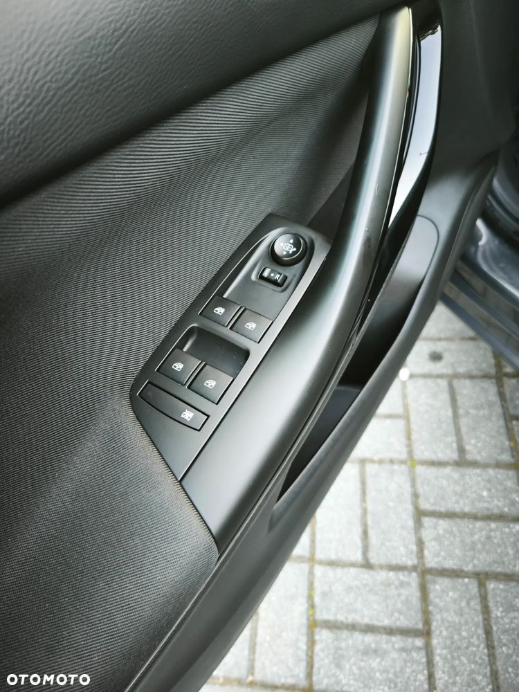 Opel Astra 1.6 CDTI Dynamic S&S - 10