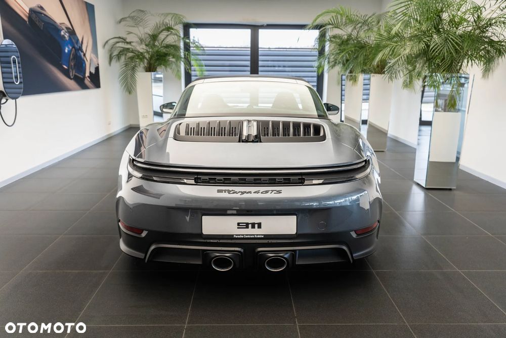 Porsche 911 Targa 4 GTS - 32
