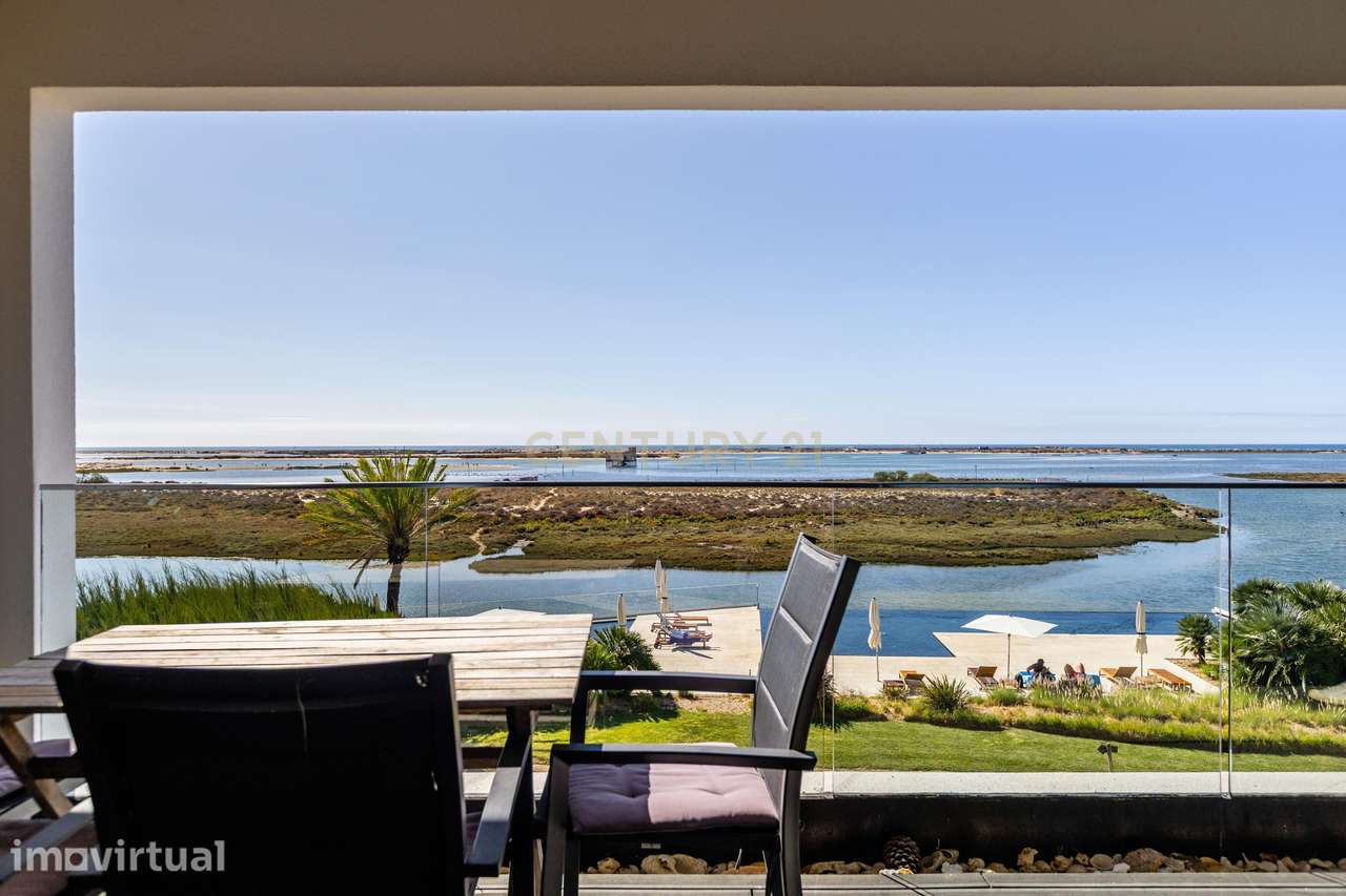 A Pérola da Ria Formosa | T2 de Luxo na Fuseta, Com Uma Vista Absoluta - Grande imagem: 2/37