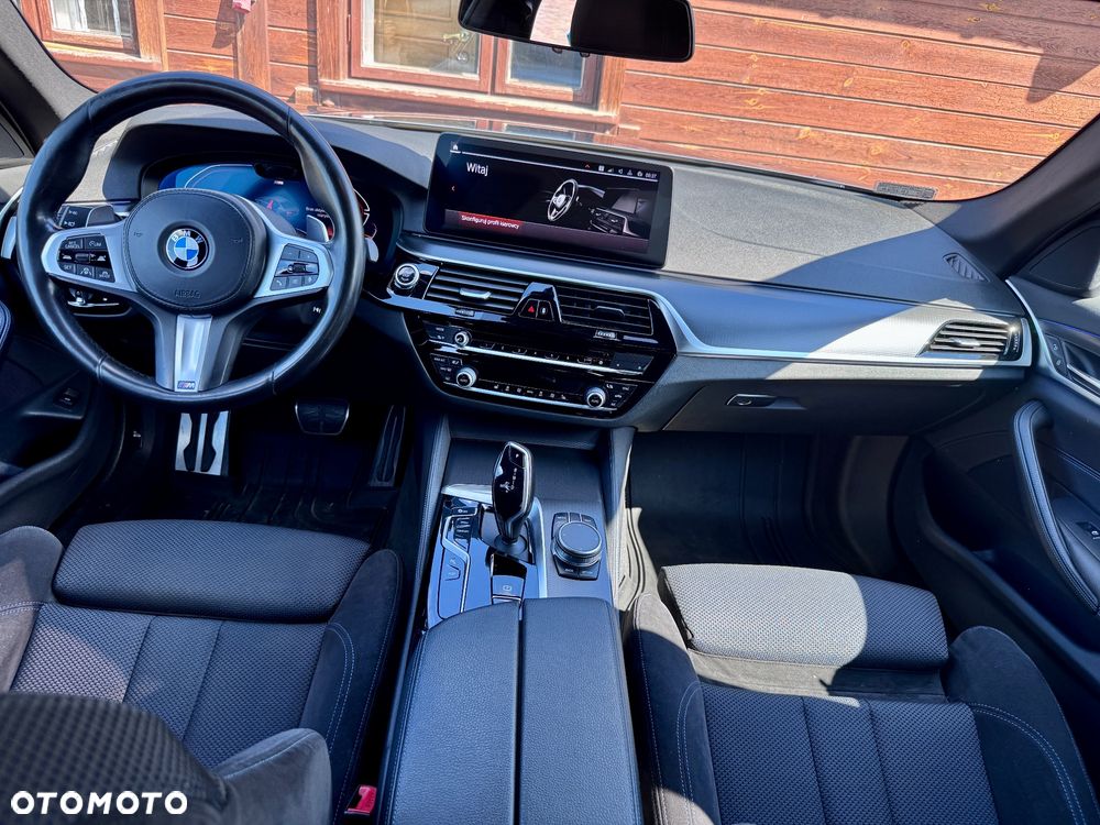 BMW Seria 5 530i GPF xDrive Luxury Line sport - 7