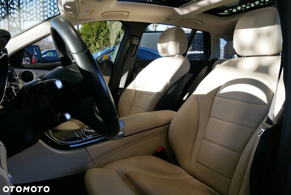 Mercedes-Benz Klasa C 200 4-Matic 9G-TRONIC - 12