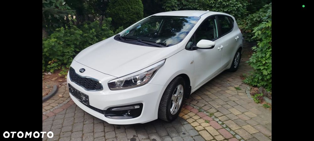 Kia Ceed - 13