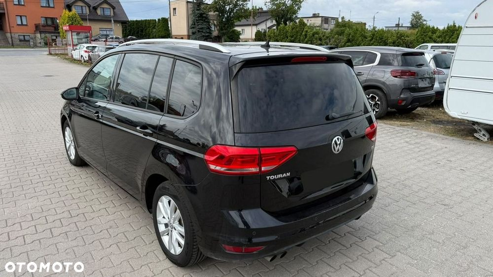 Volkswagen Touran - 3