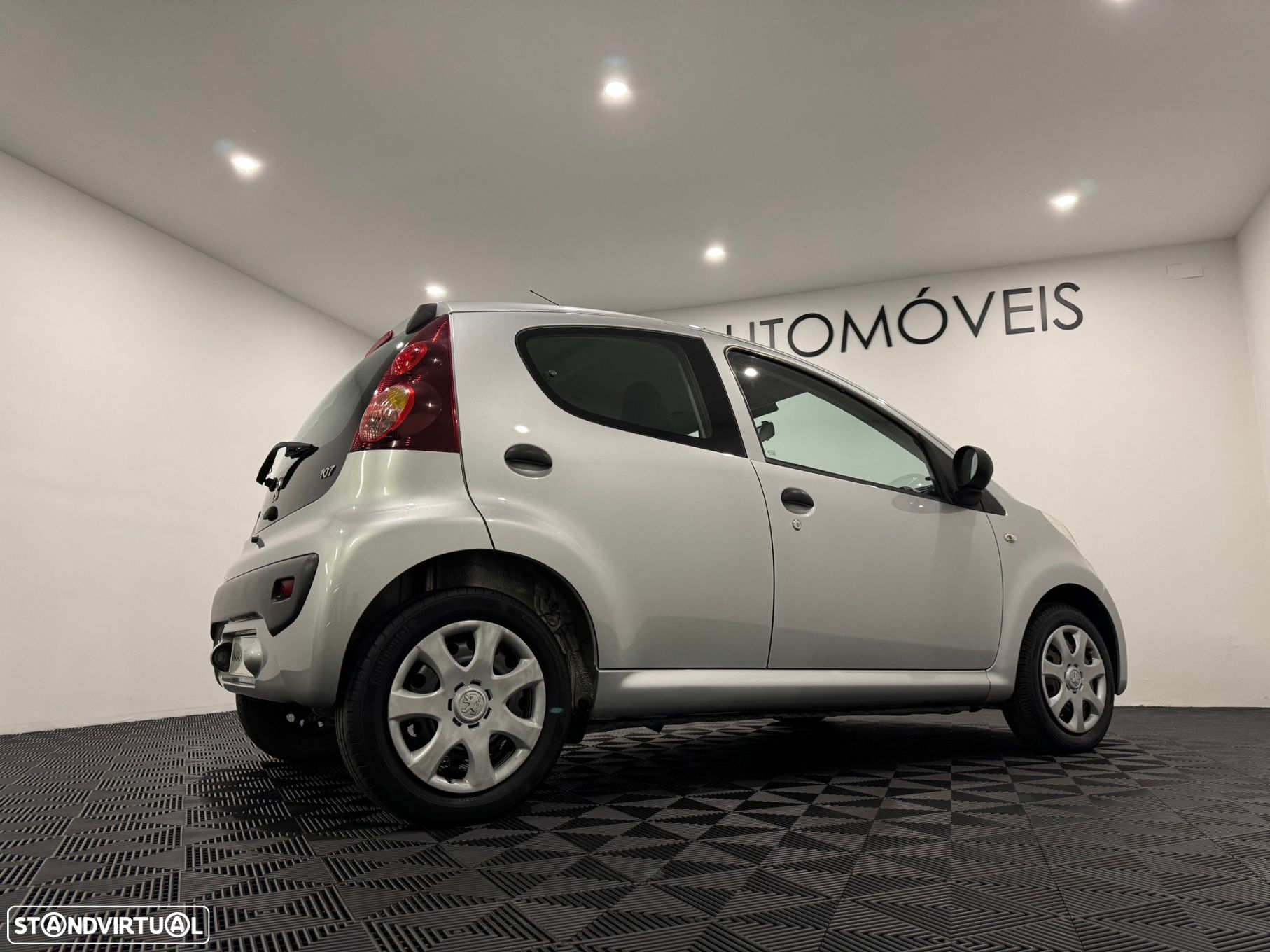 Peugeot 107 1.0 Urban - 26