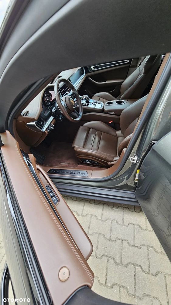 Porsche Panamera 4 Platinum Edition - 21