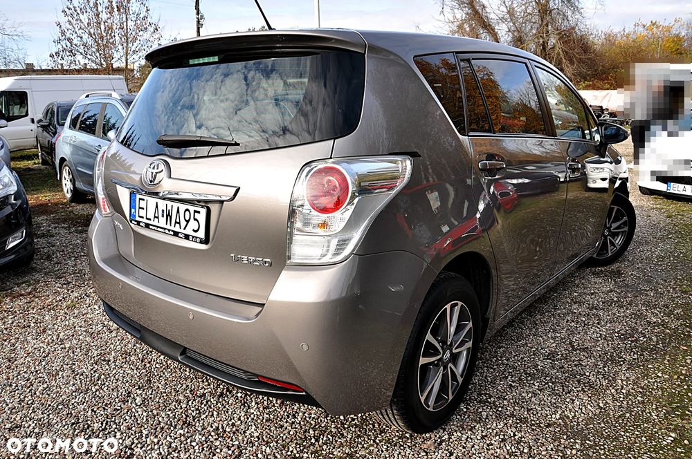 Toyota Verso 1.8 Premium - 9