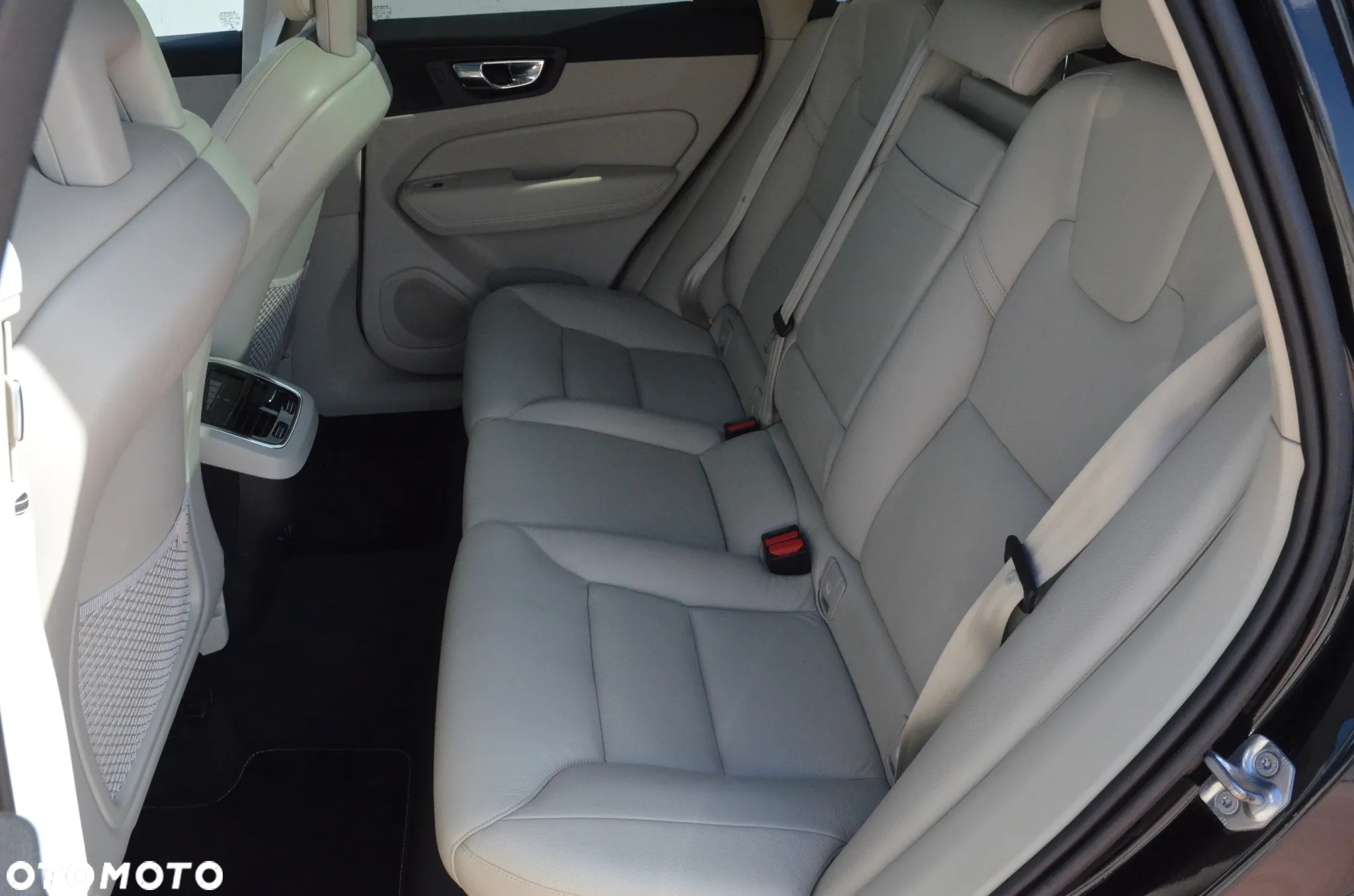 Volvo XC 60 T5 AWD Inscription - 28