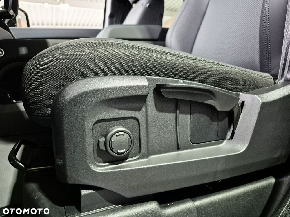 Land Rover Defender - 15