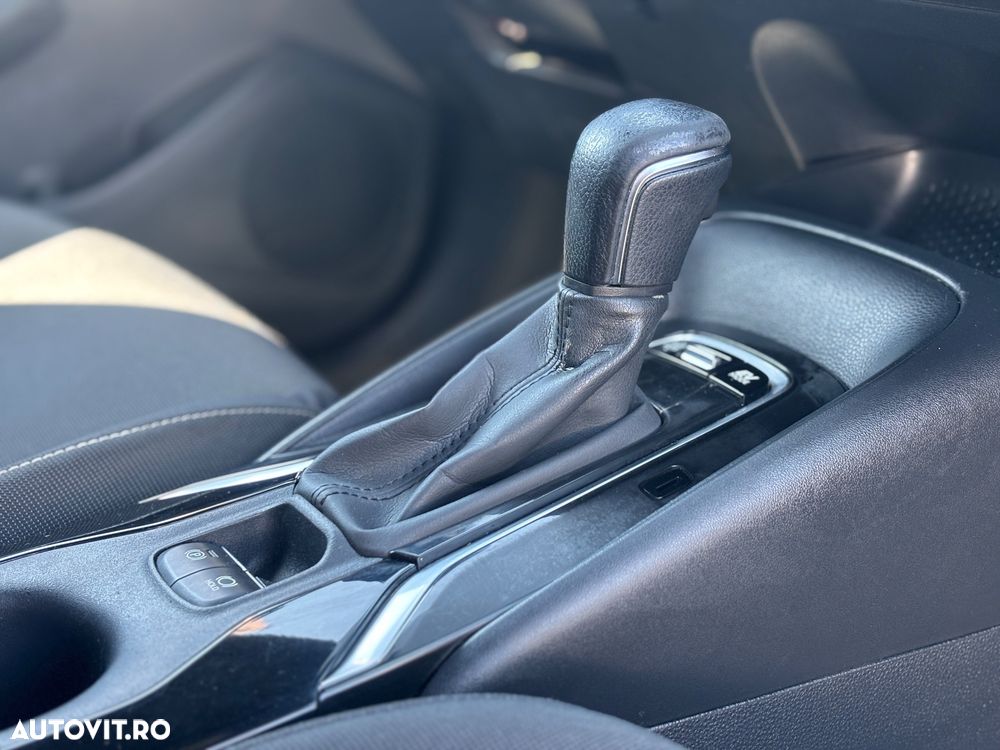 TOYOTA Corolla 2022 — imagine 13