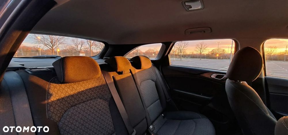 Kia Ceed 1.6 CRDi (48V Mild-Hybrid) DCT7 Platinum - 12