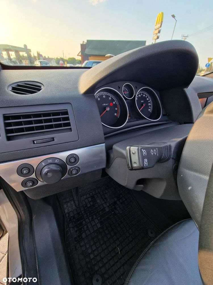 Opel Astra 1.6 Enjoy - 10
