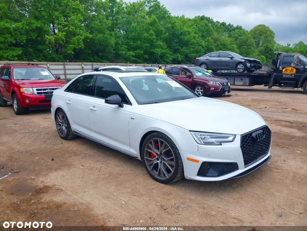 Audi A4 Limousine - 1