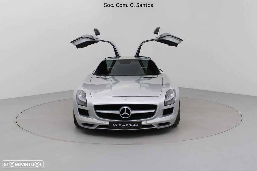 Mercedes-Benz SLS 63 AMG - 11