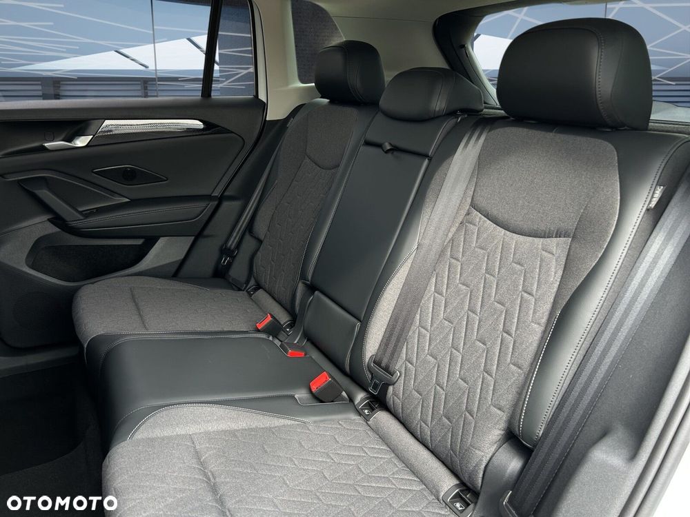 Volkswagen Tiguan - 8