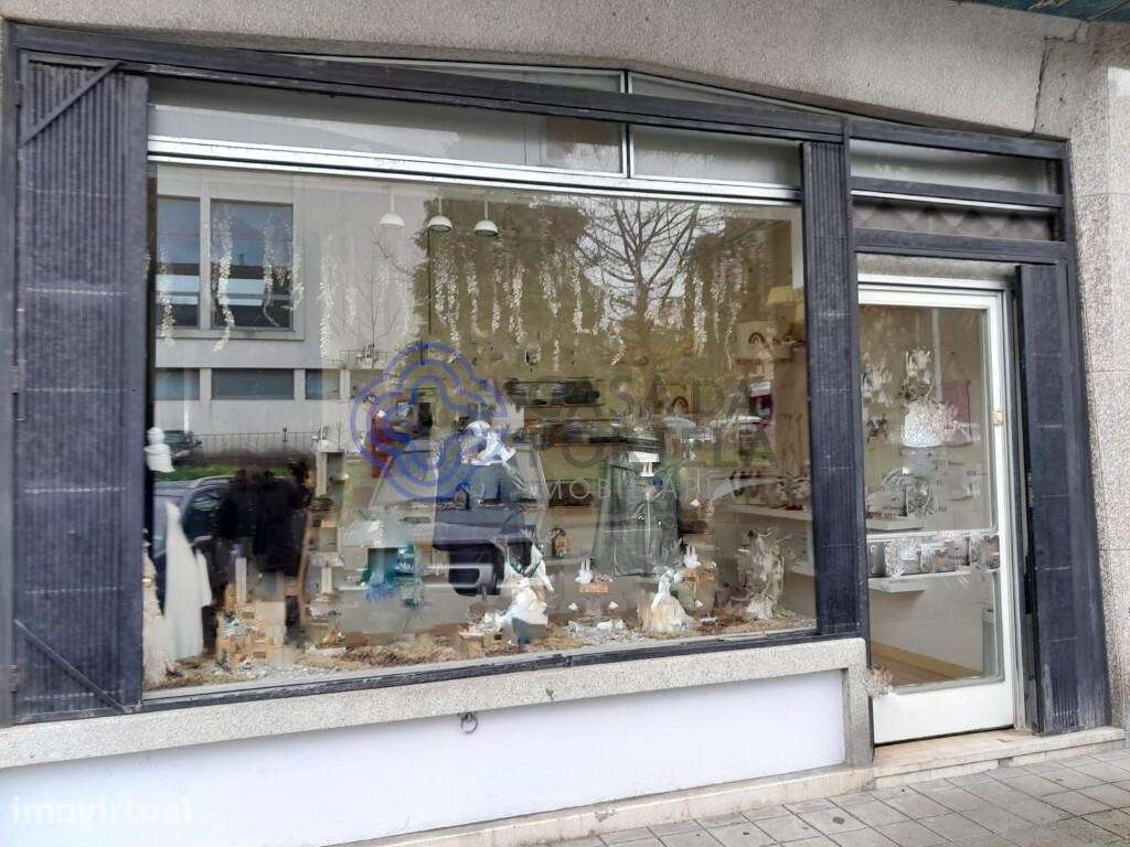 Loja Junto à Escola Filipa Vilhena - Covelo - Grande imagem: 2/29