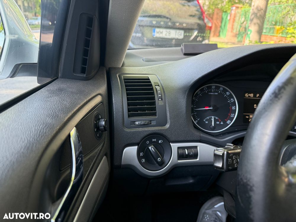 Skoda Octavia 1.6 TDI Ambiente DSG - 11