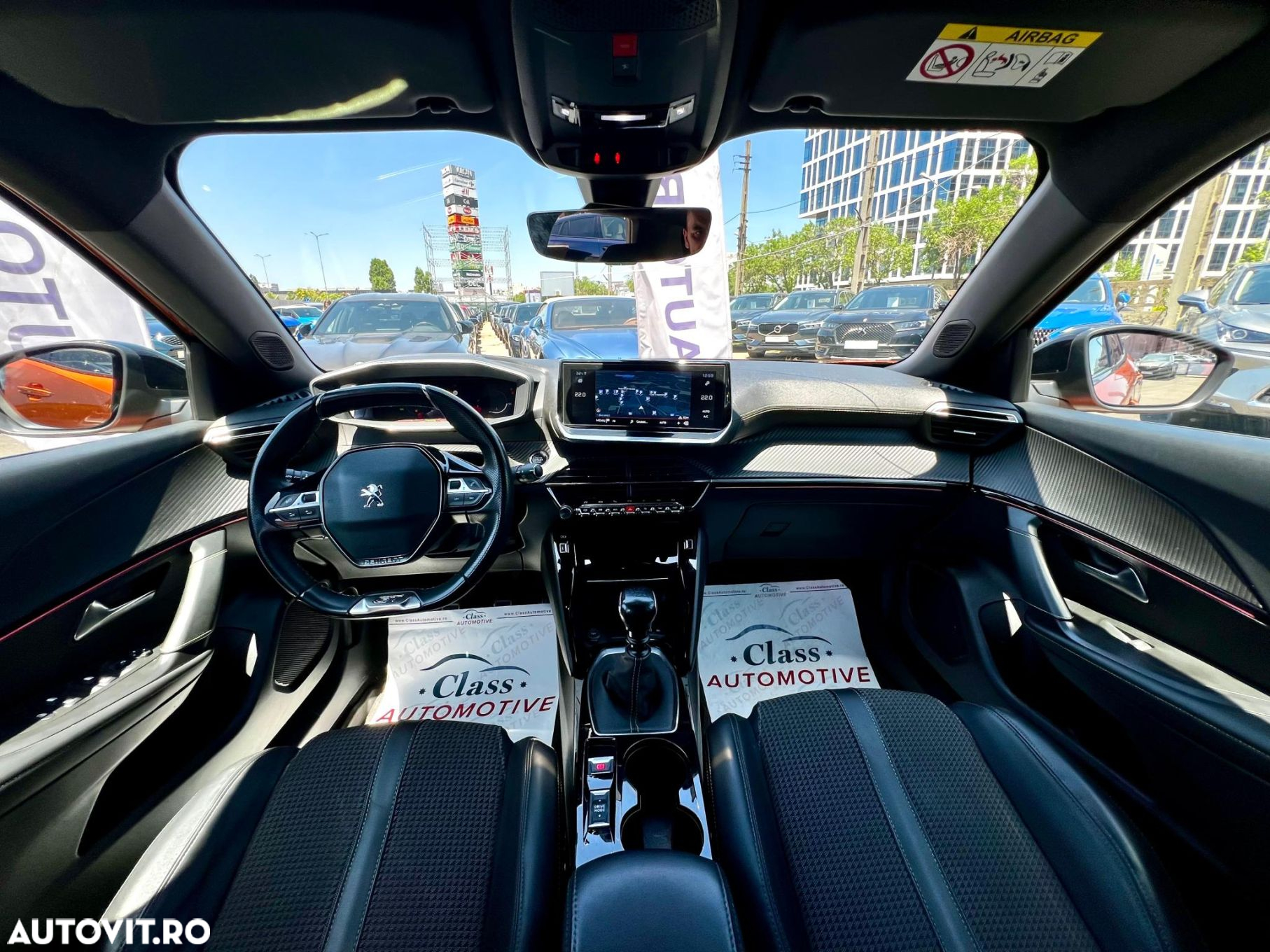 Peugeot 2008 1.2 PureTech Turbo S&S GT-Line - 28