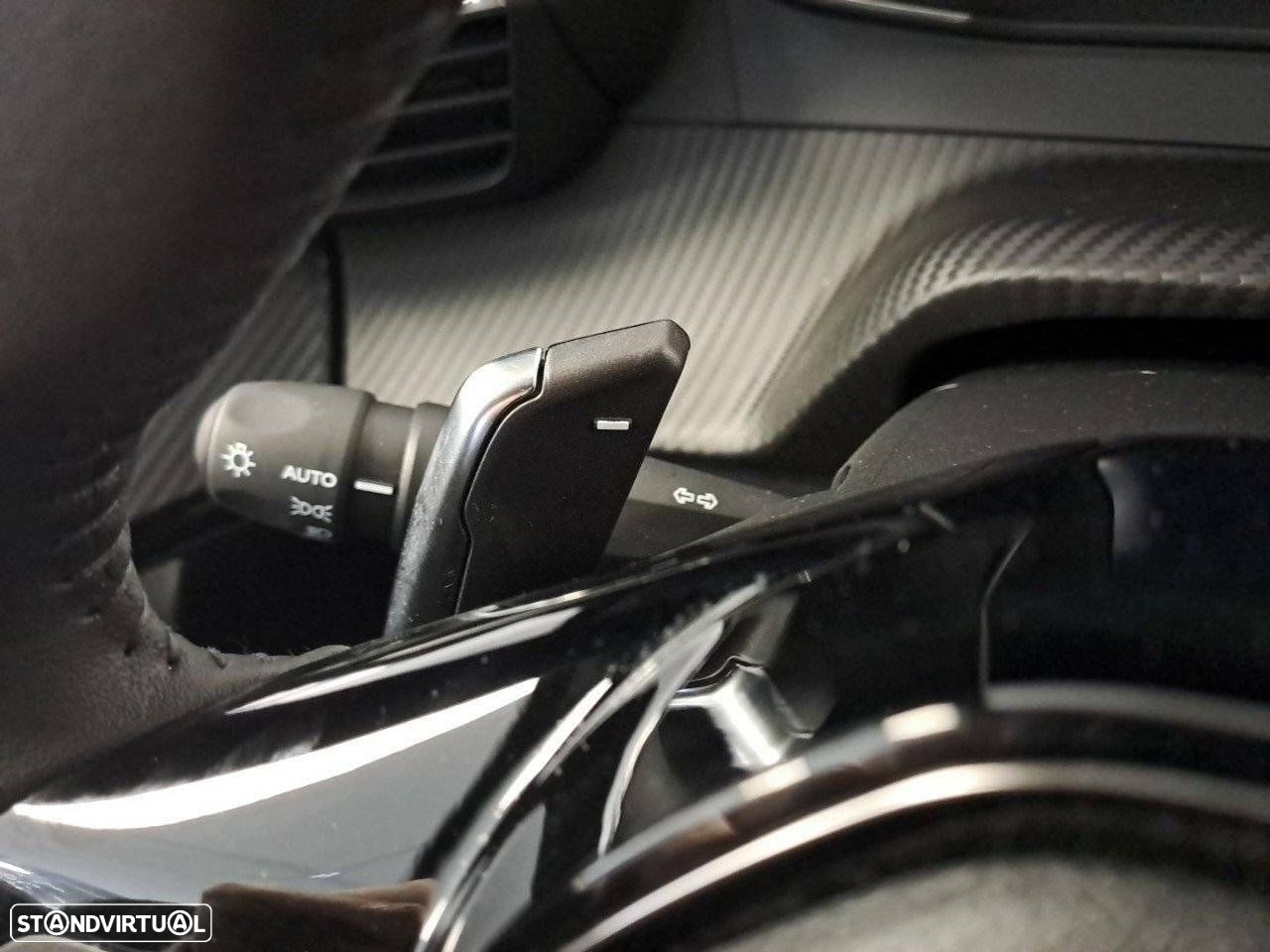 Peugeot 2008 1.2 PureTech Allure EAT8 - 14