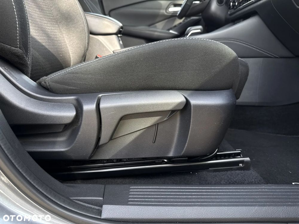 Nissan Qashqai 1.3 DIG-T mHEV N-Connecta Xtronic - 22