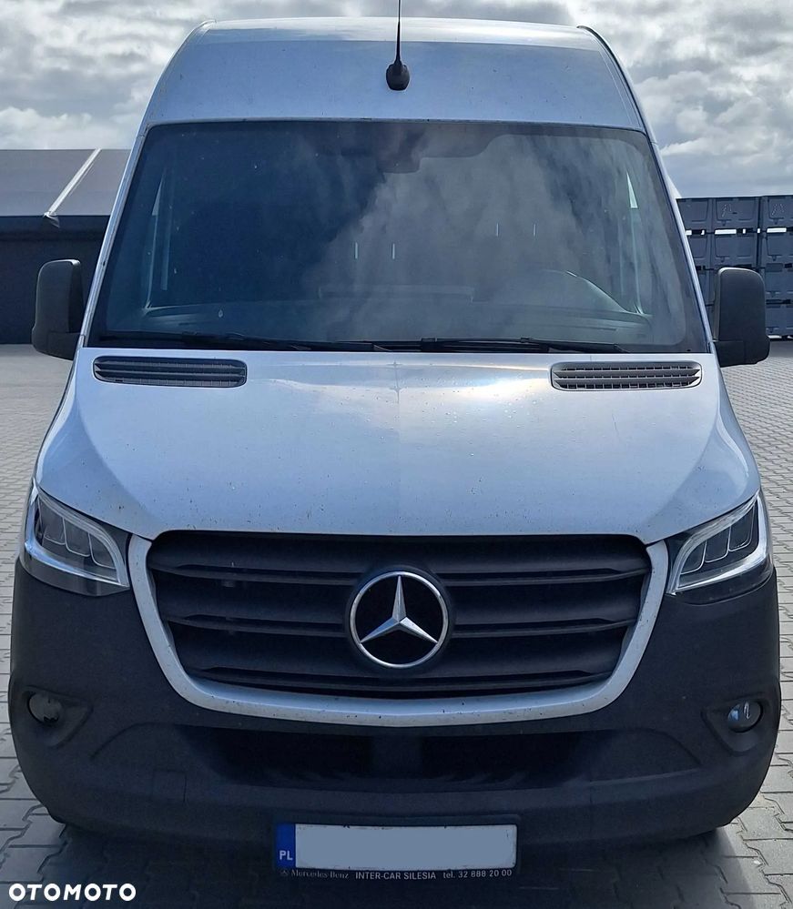 Mercedes-Benz Sprinter - 2