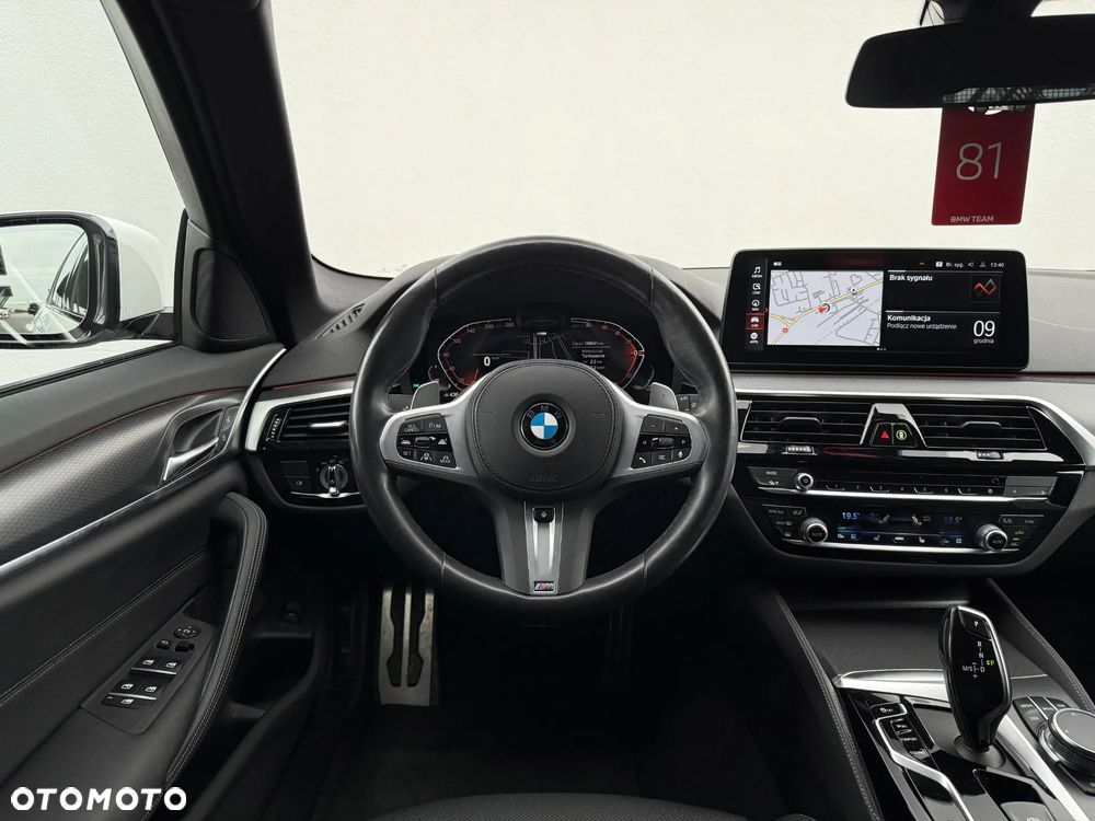 BMW Seria 5 520d xDrive M Sport Edition - 34