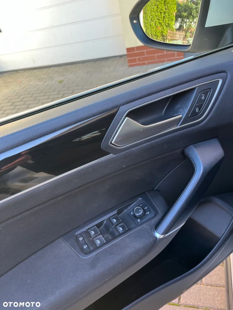 Volkswagen Touran 1.4 TSI BMT Highline DSG - 9