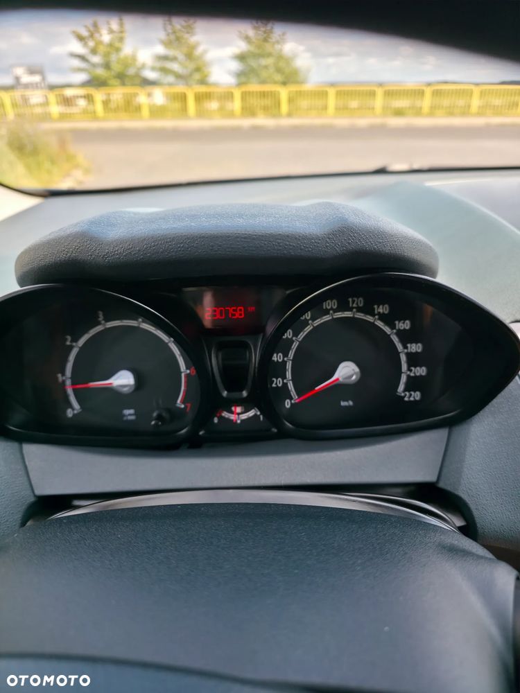 Ford Fiesta 1.25 Ambiente - 12