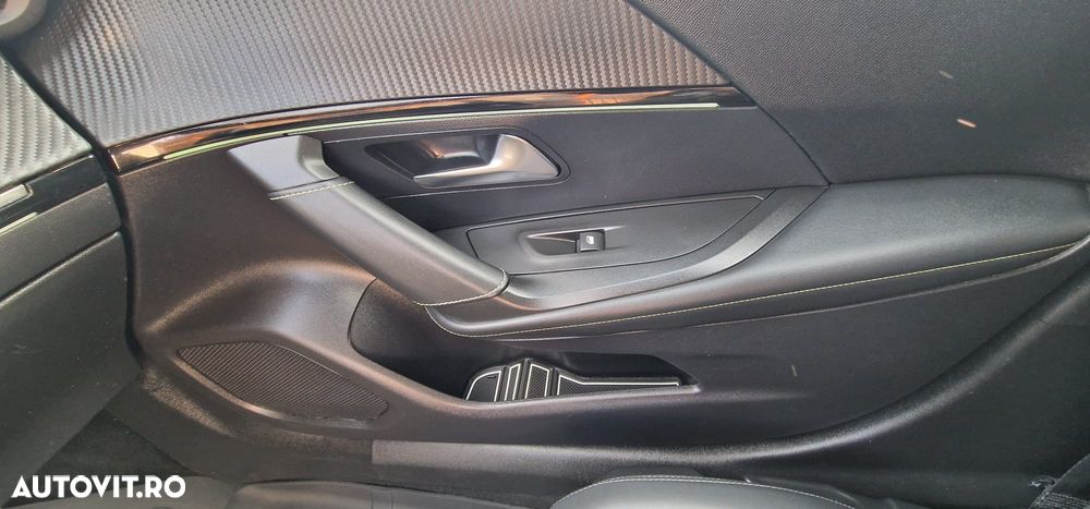 Peugeot 2008 1.2 L PureTech STT EAT8 GT Line - 23