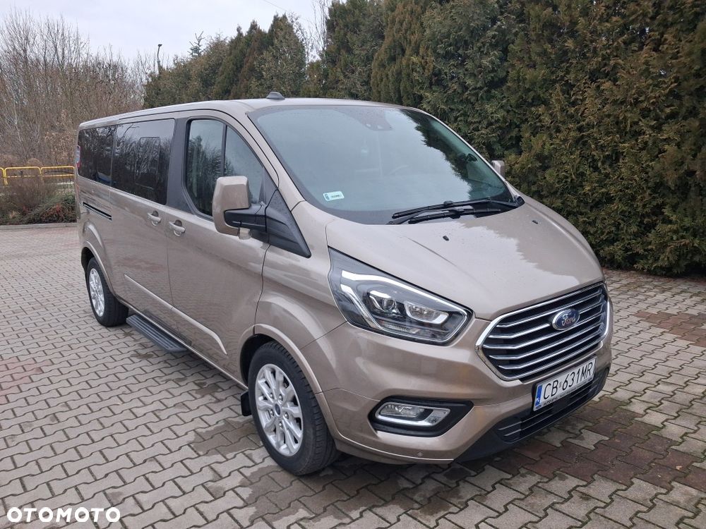 Ford Tourneo Custom - 1