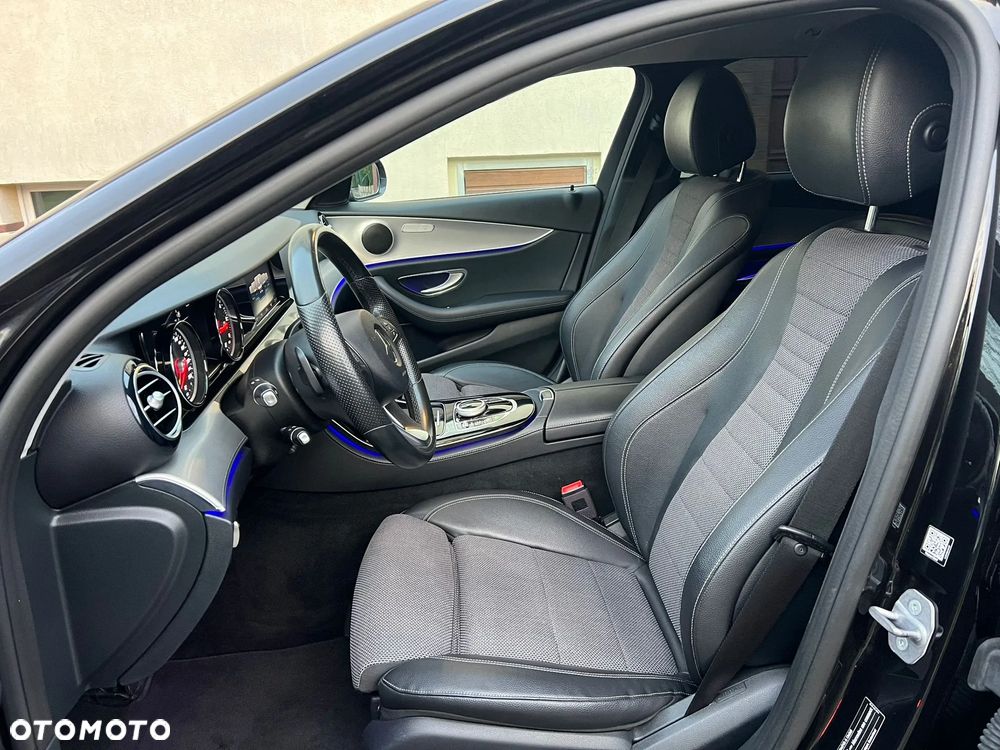 Mercedes-Benz Klasa E 220 d 4Matic T 9G-TRONIC - 16