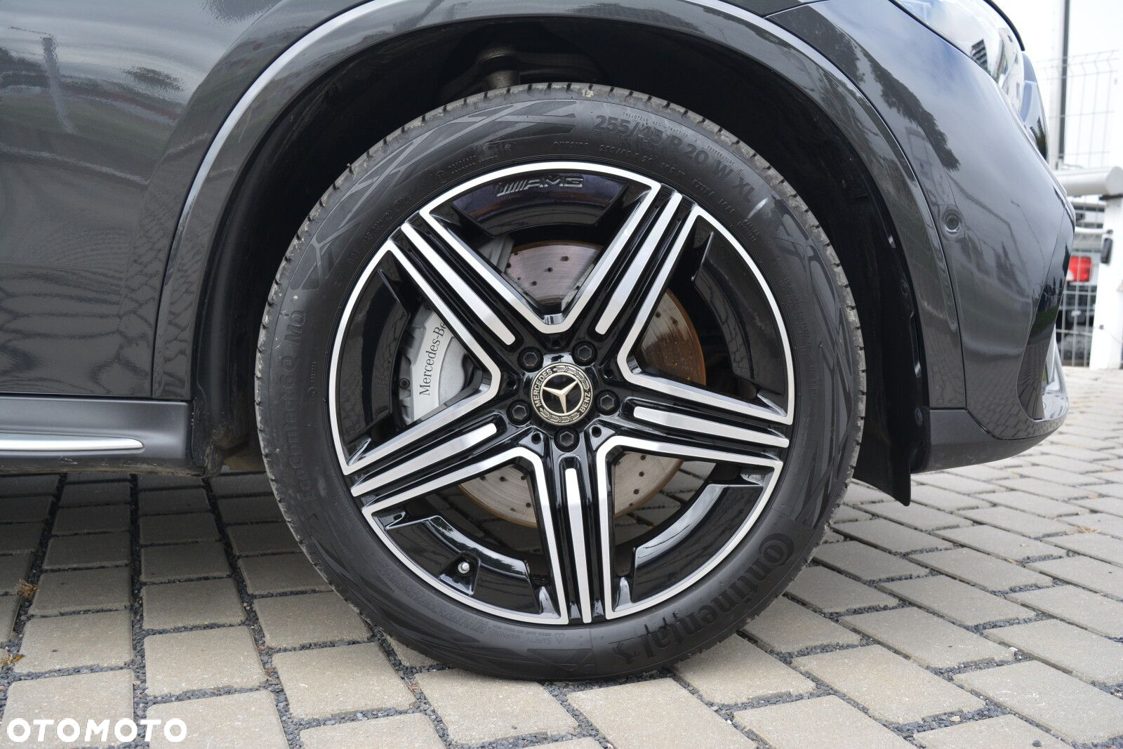 Mercedes-Benz GLC - 12