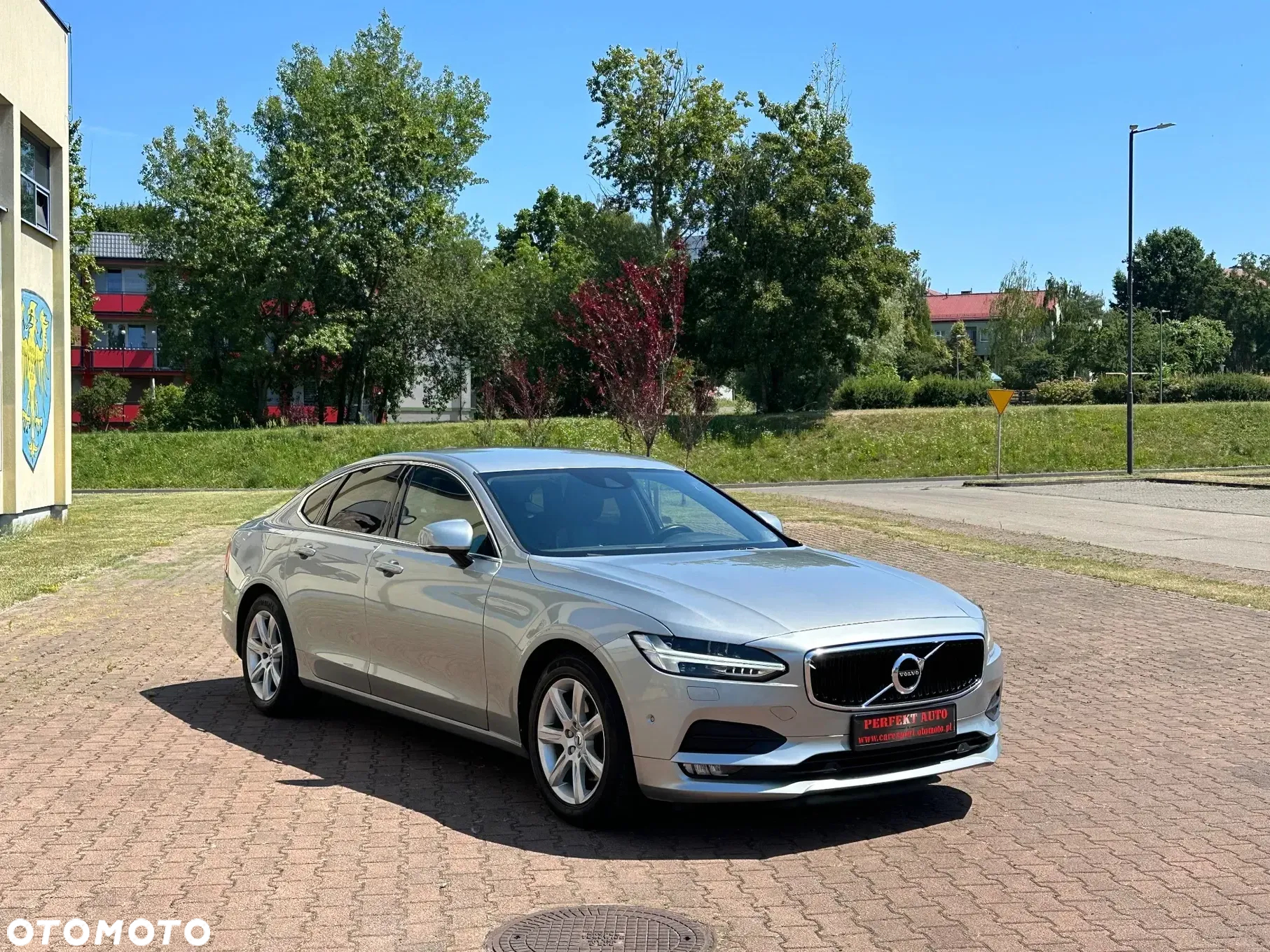 Volvo S90 D4 Geartronic Momentum Pro - 17