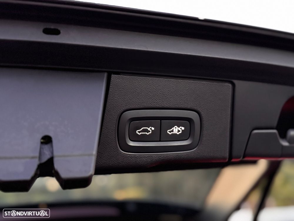 Volvo XC 60 2.0 T8 PHEV Inscription AWD - 52