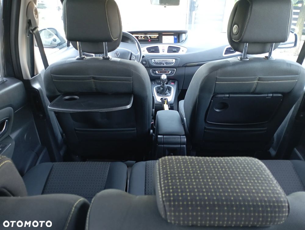 Renault Scenic 1.6 16V Confort Privilege - 17